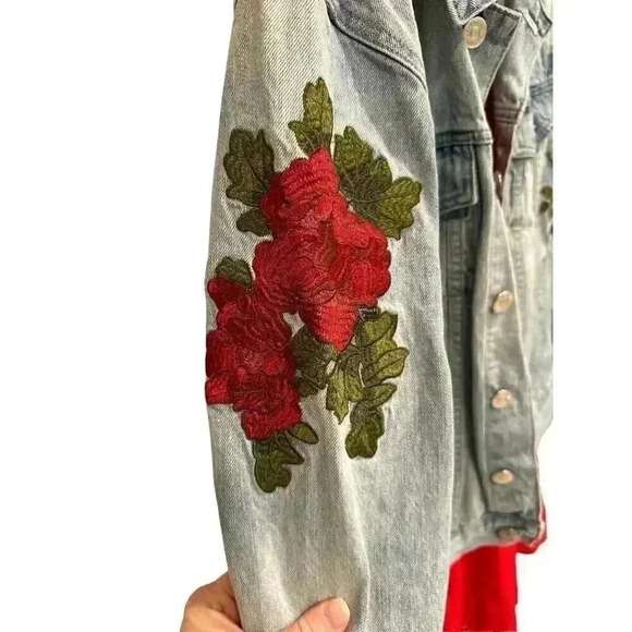 - Pac Sun Distressed Jean Jacket with Embroidery size S, Pre-Owned - Picture 5 of 7